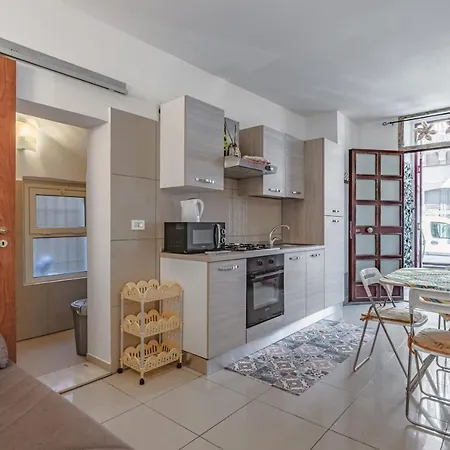 Guesthost - Comfy & X3! Apartman